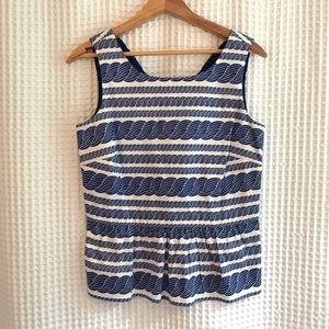 EUC Vineyard Vines blue rope print tank top